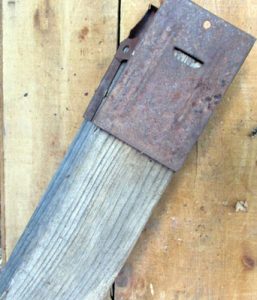 rusty-sawhorse-clamps_7426